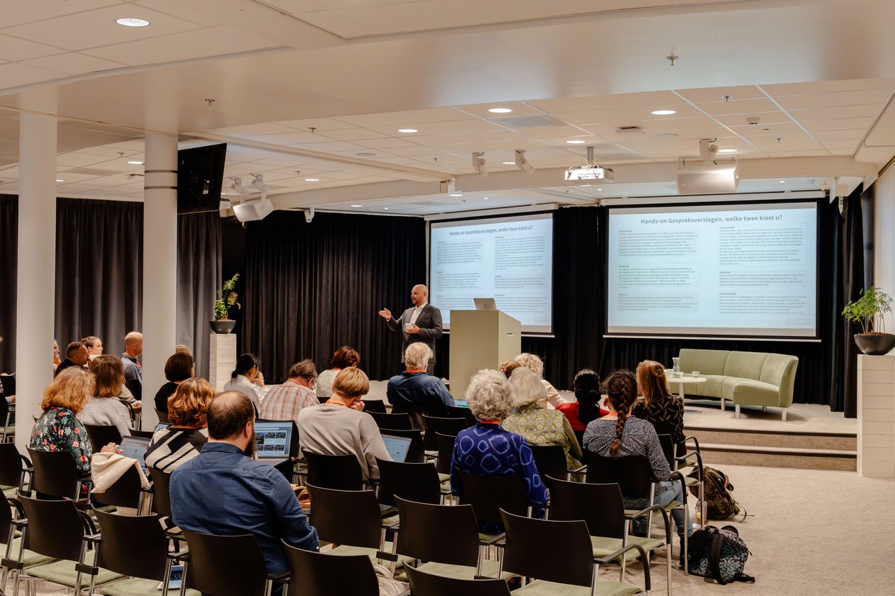 Grote Congreszaal-03.jpg