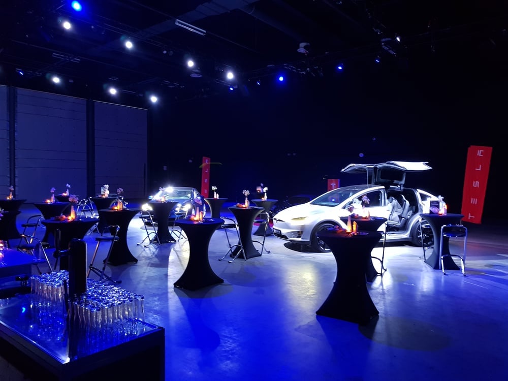 Wings-Interieur-Zalen-Hangar-Tesla2