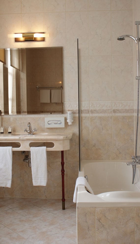 Badkamer twee persoonskamer 