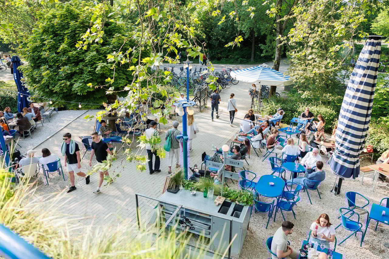 Blauwe Theehuis terras beneden