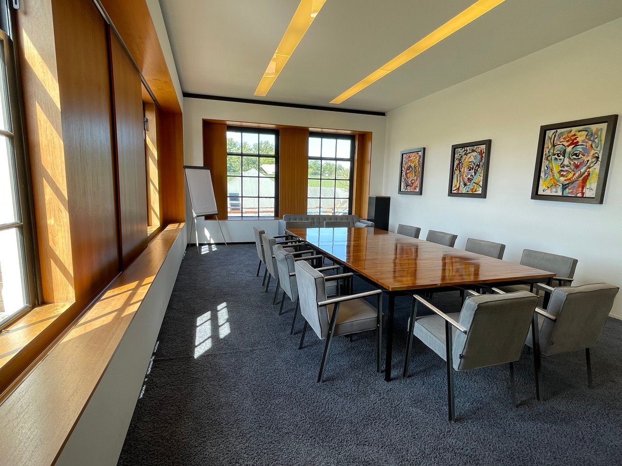 Taets---meeting-Area--2-