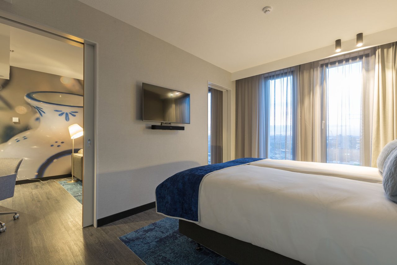 Postillion Amsterdam Suite-medium.jpg