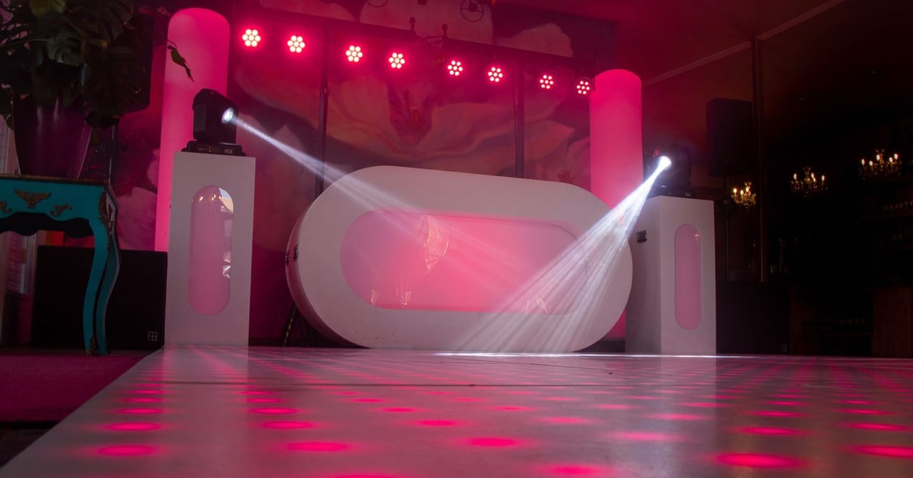 Danvloer met Dj booth 