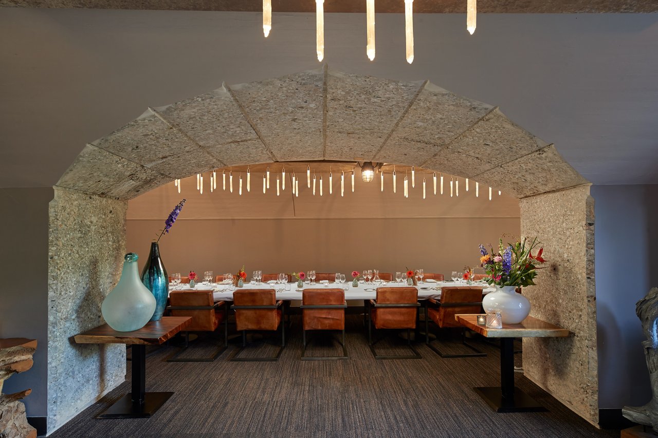 Poterne Kamer Dinner Angle 2.jpg