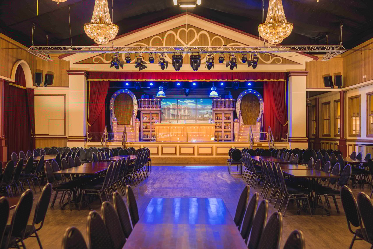 Music Hall - Podium