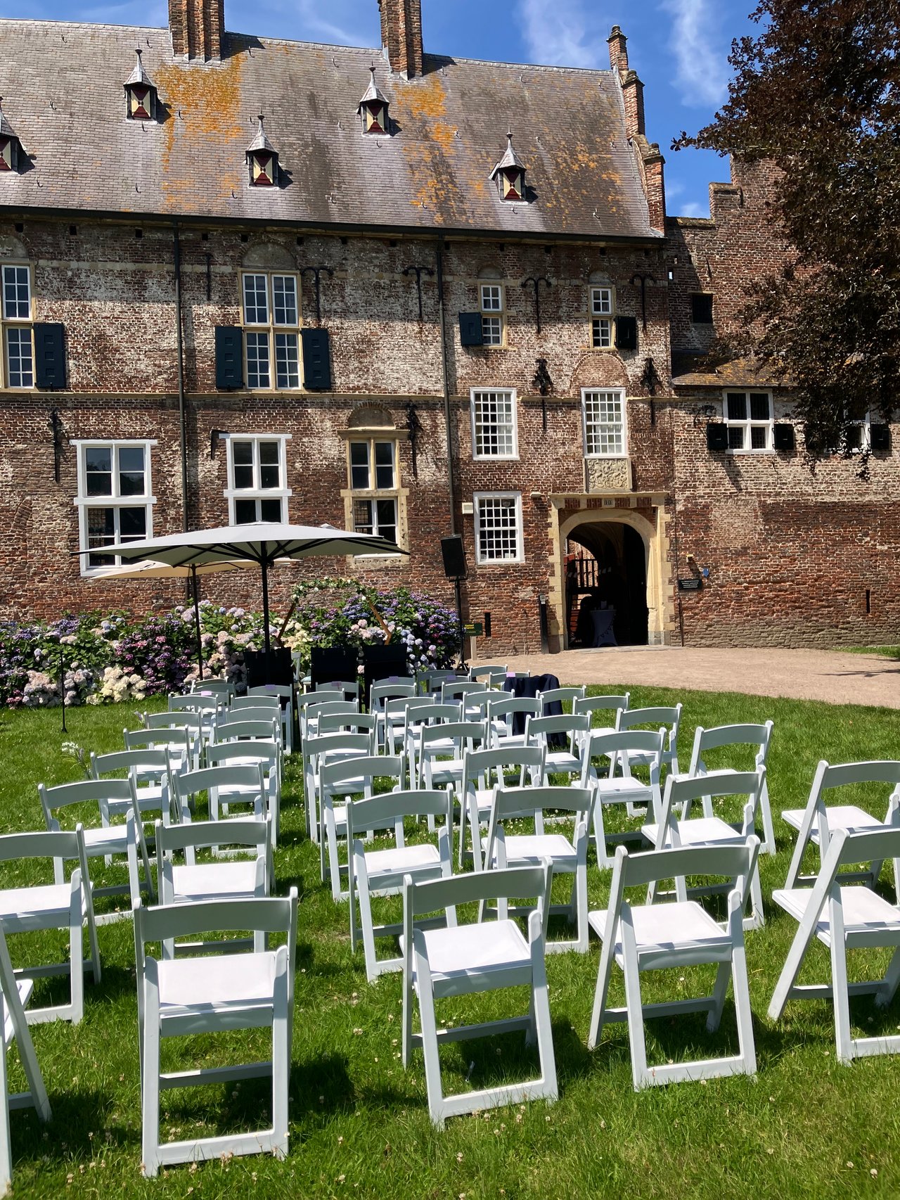 gazon voor kasteel stoeltjes