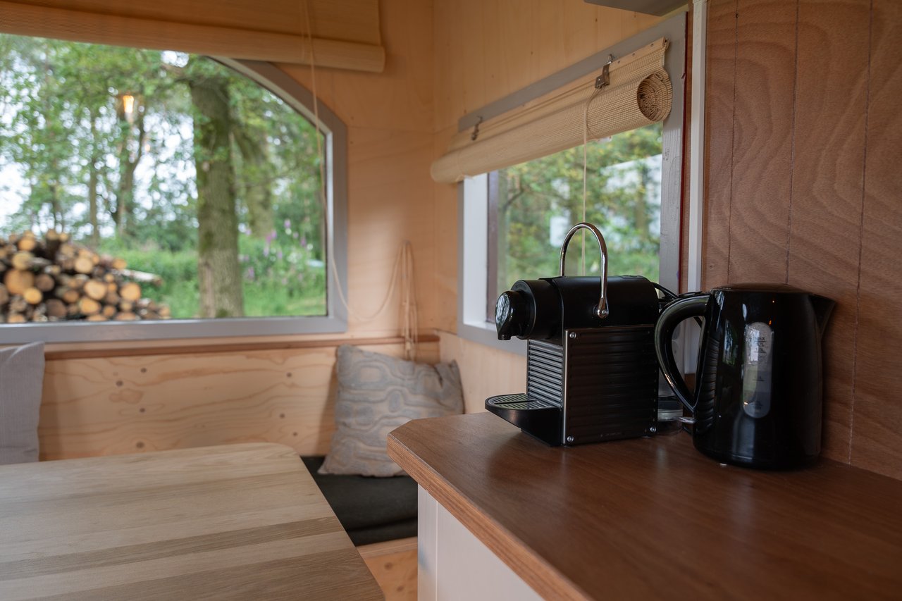 Brainstorm cabin, binnen (2)