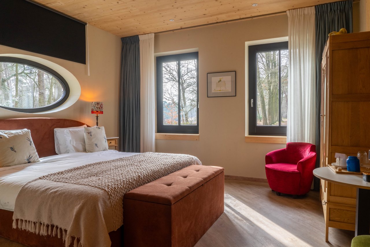 Tweepersoonskamer met kingsize bed (1)