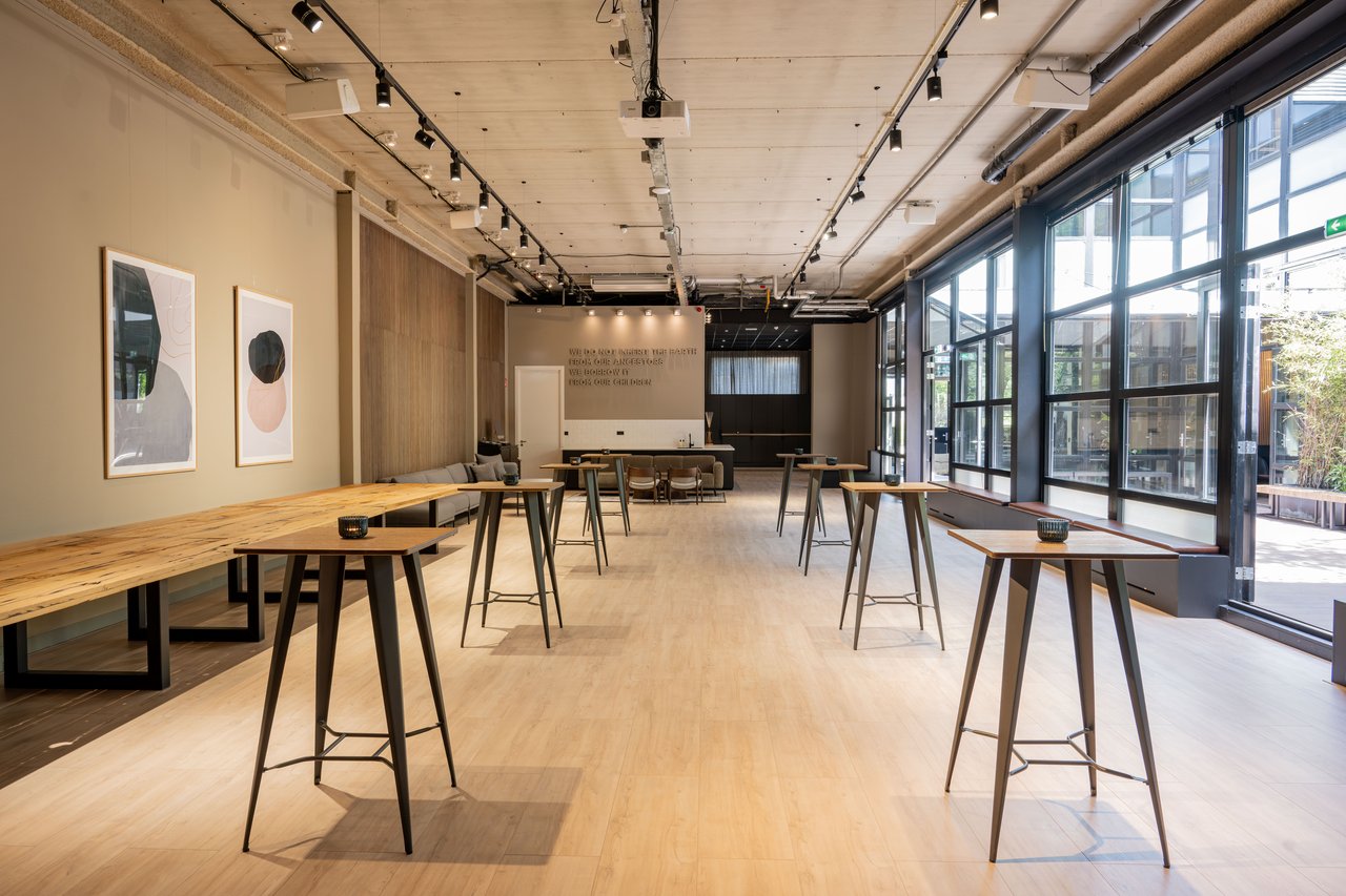 VC - The Lounge 3.jpg