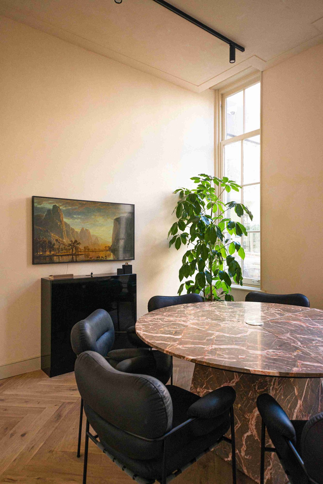Garden Room-2_4_11zon-min.jpg