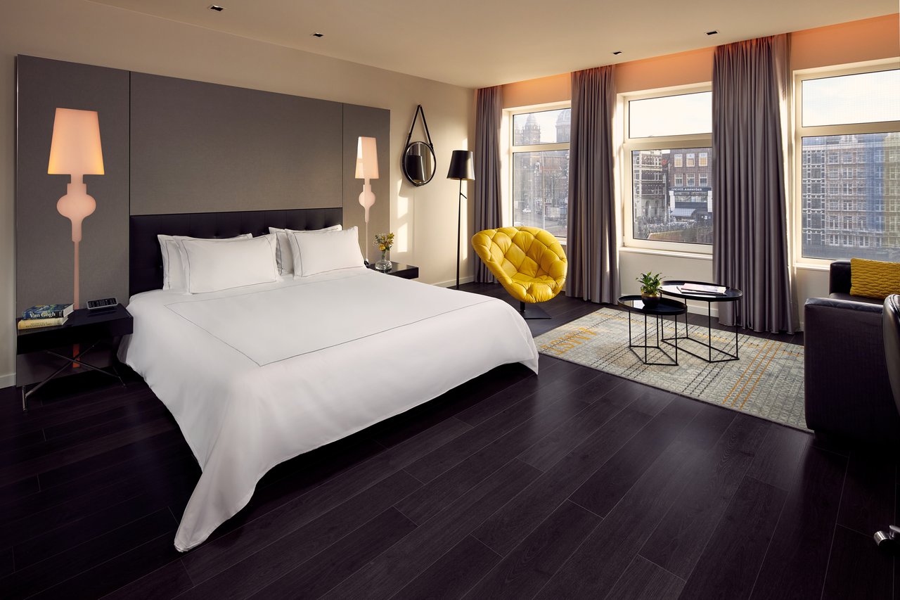 Room with Canal view