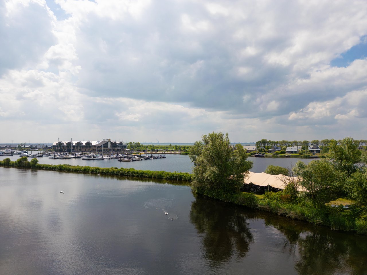 Privé eiland met tent