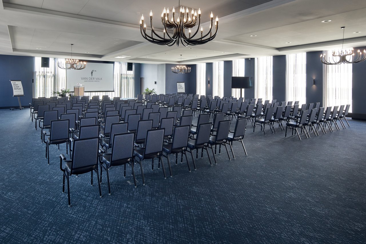 Theateropstelling in zaal De Dam – Van der Valk Hotel Amsterdam - Amstel