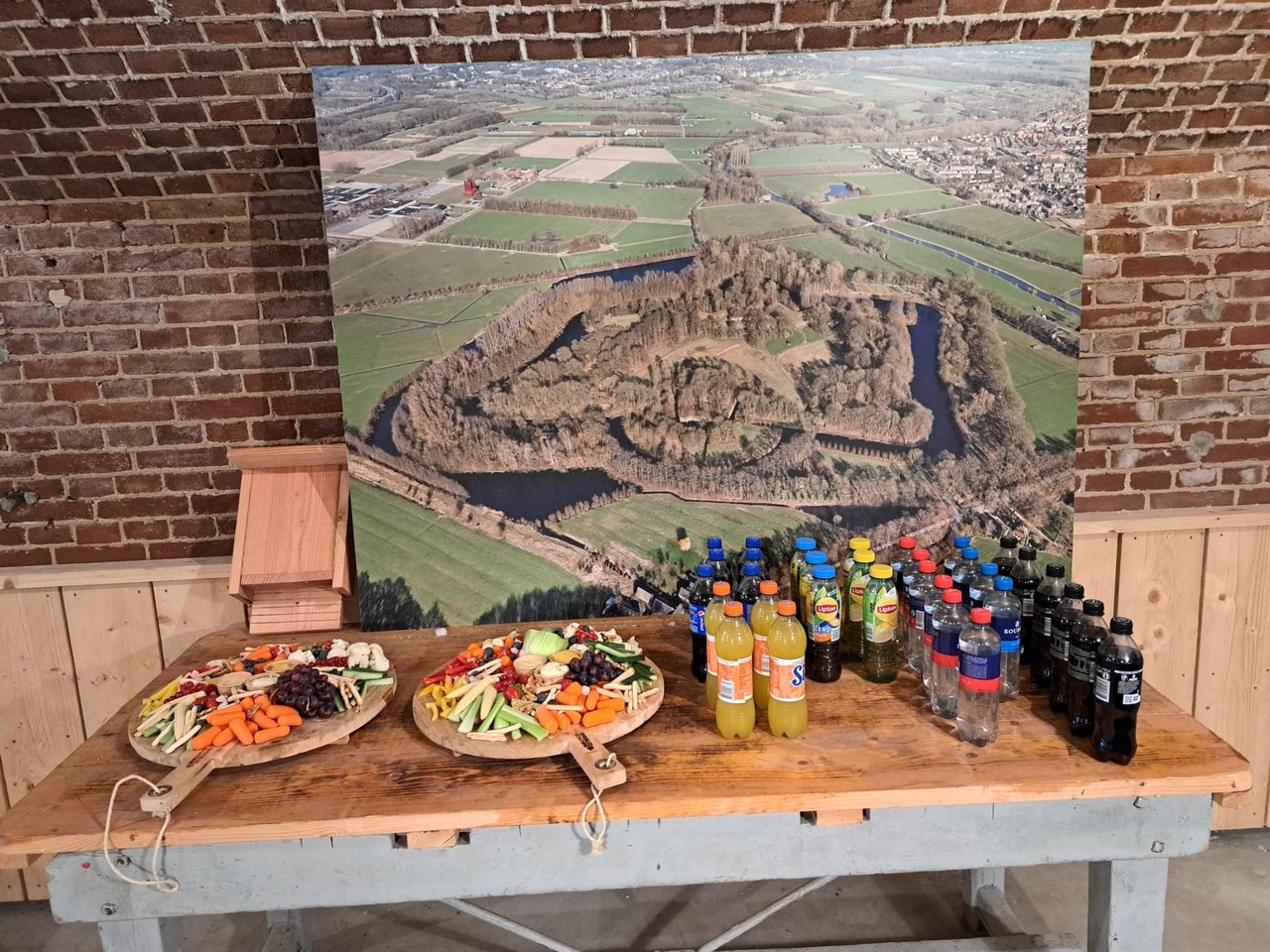 Crudités met meeneem drankjes.jpg