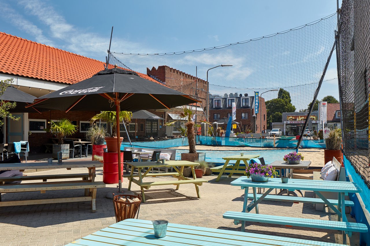 06 2018 06 27 - Aanzicht terras en buitenvelden.jpg