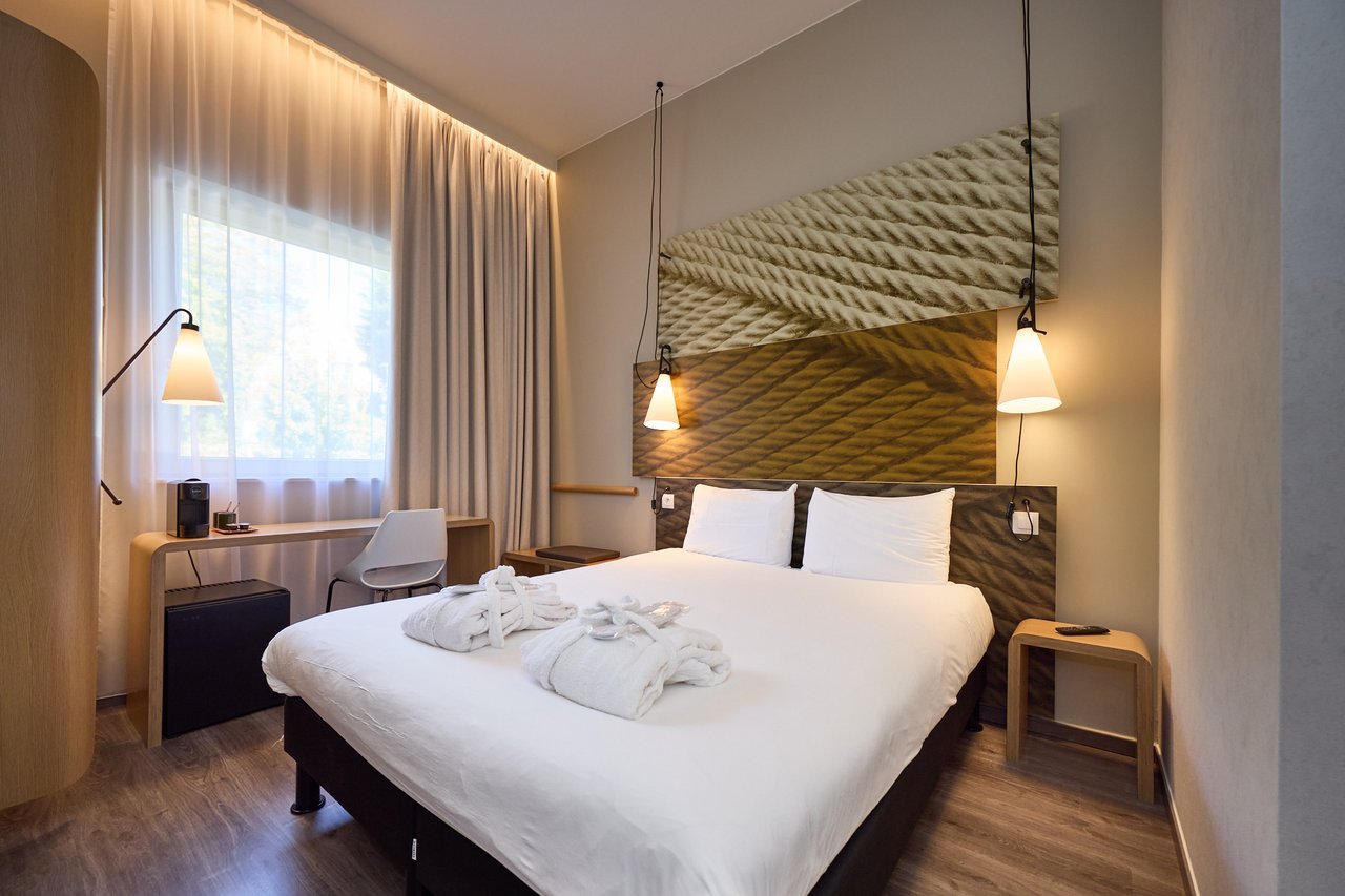 ibis De Haan - superior