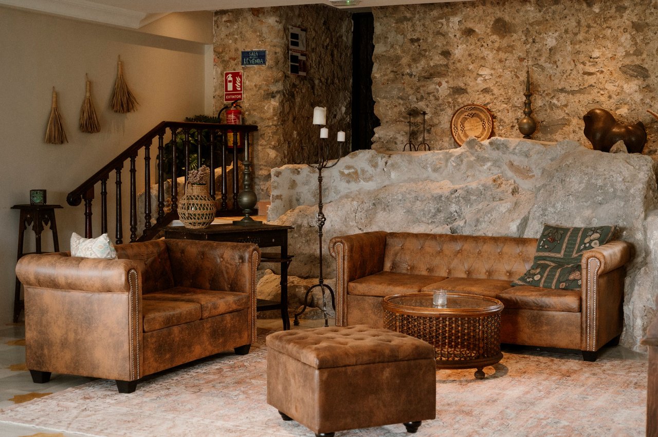 lounge.1.jpg