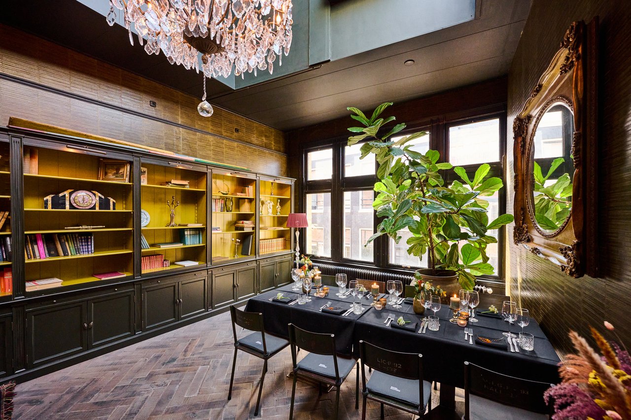 TOBACCO Theater - Bibliotheek - Diner