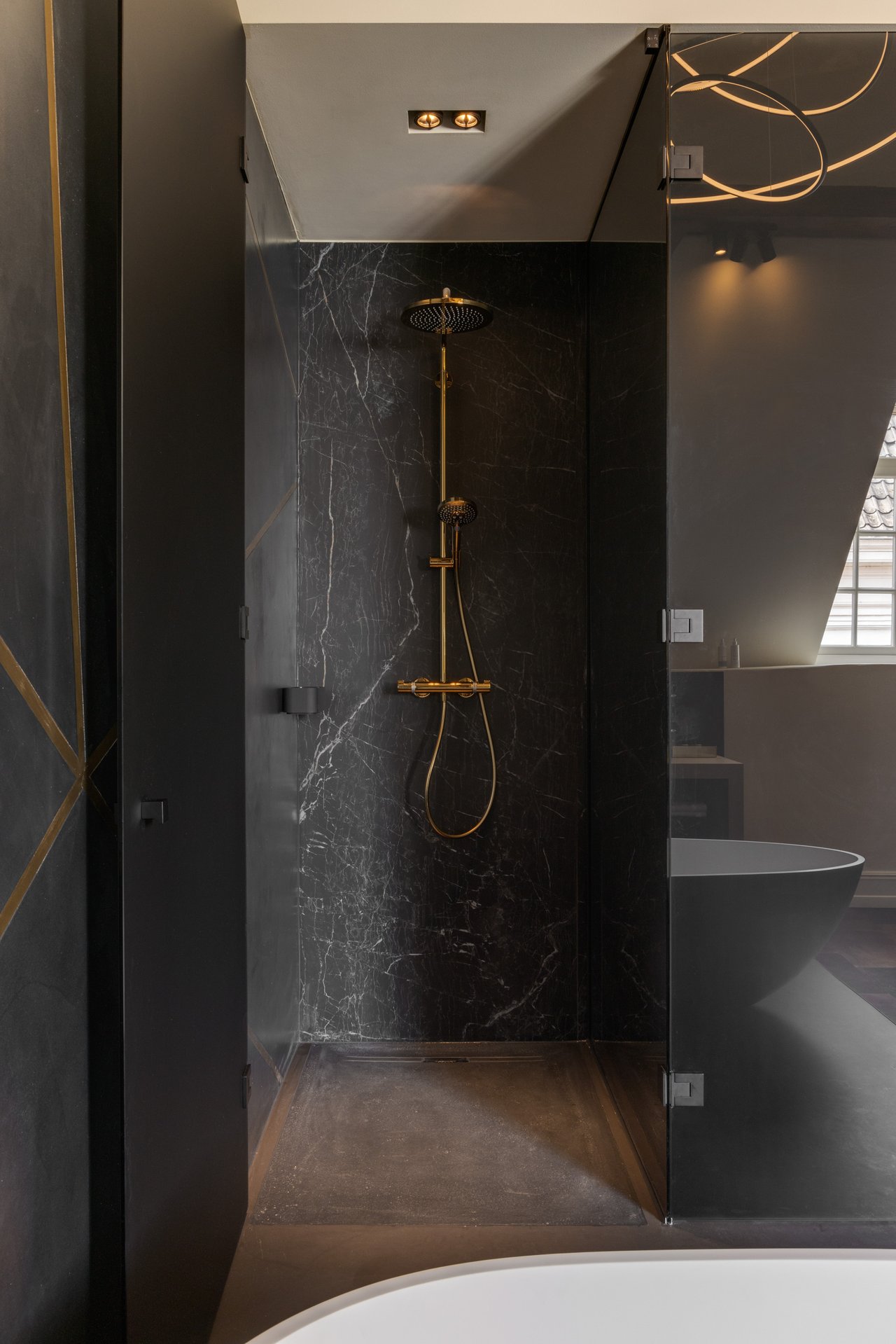 Suite 003 - Thomas de Gier 03.jpg