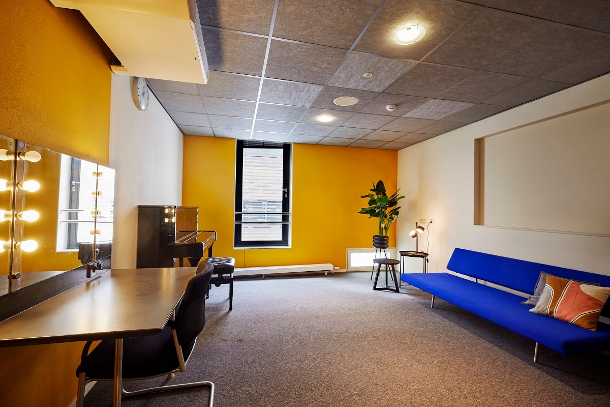 4. Dirigentenkleedkamer 2e etage 2 van 2.jpg