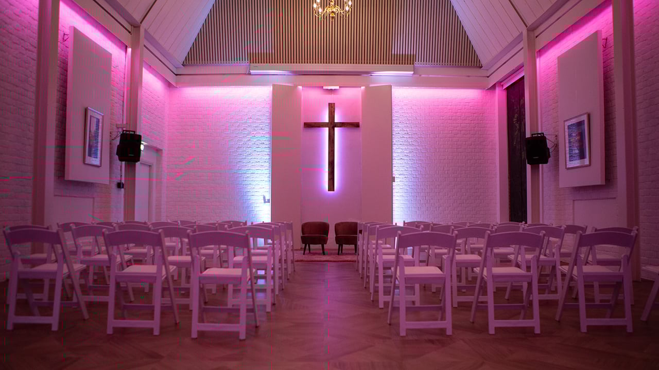 De kapel met kruis. jpg