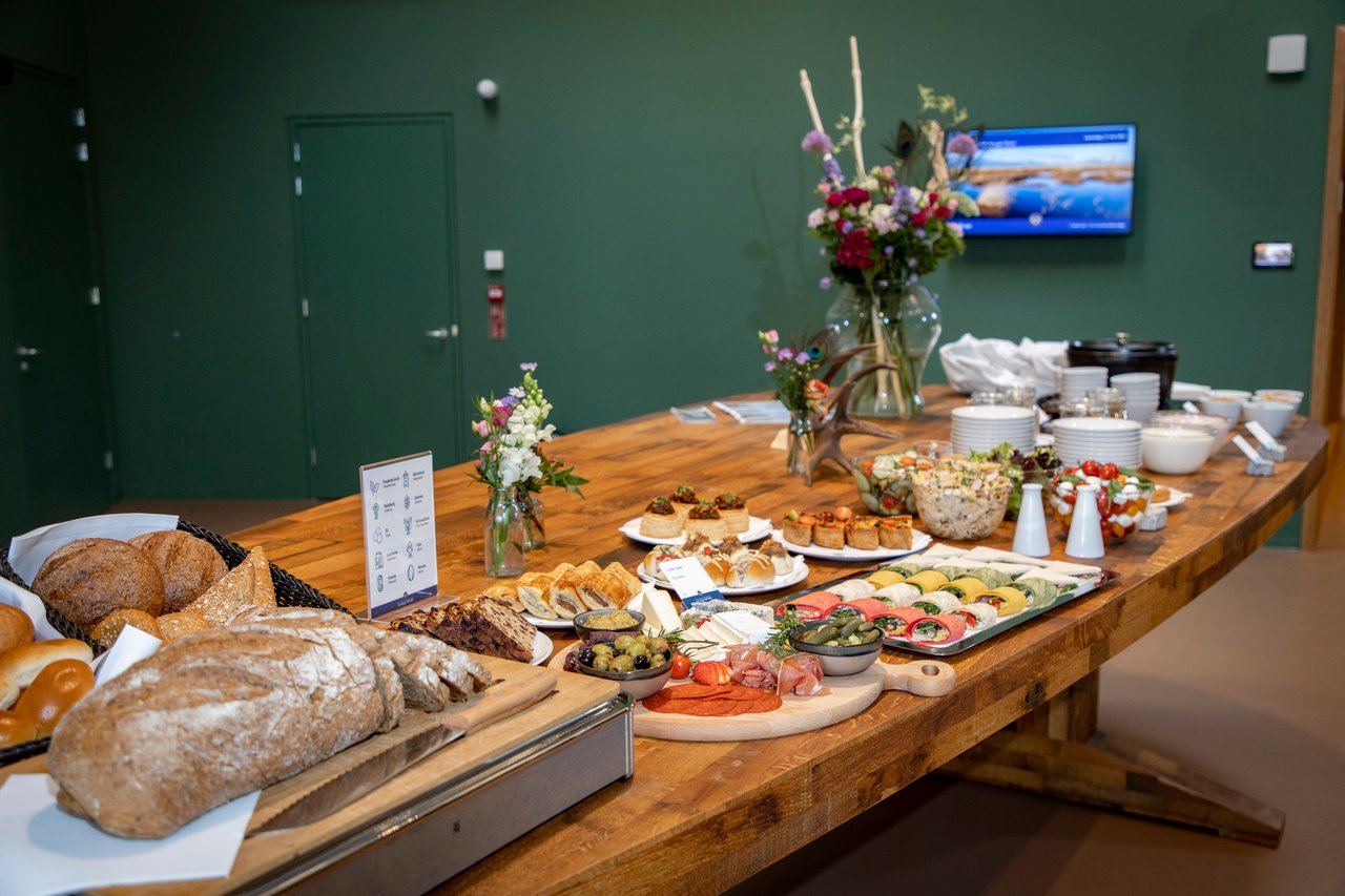 Foyer lunch