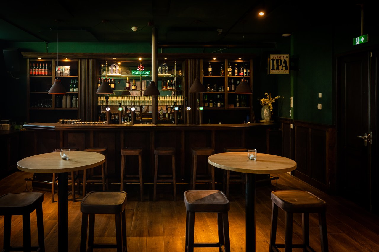 Happy's Bar (2)