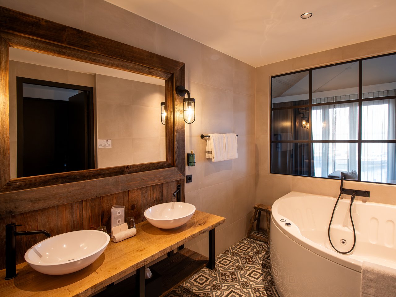 Badkamer hotel suite royal 2