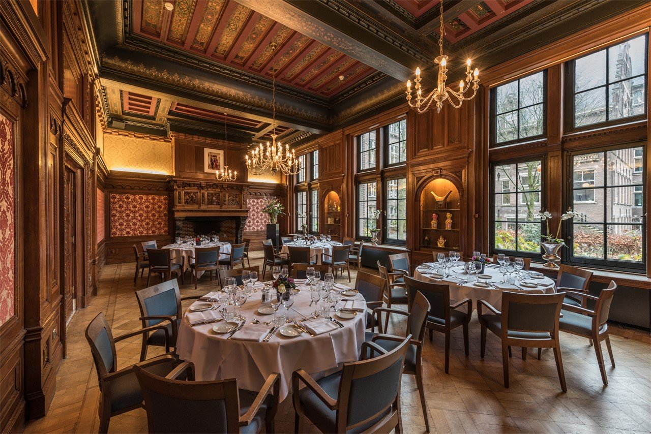Raadzaal met schouw