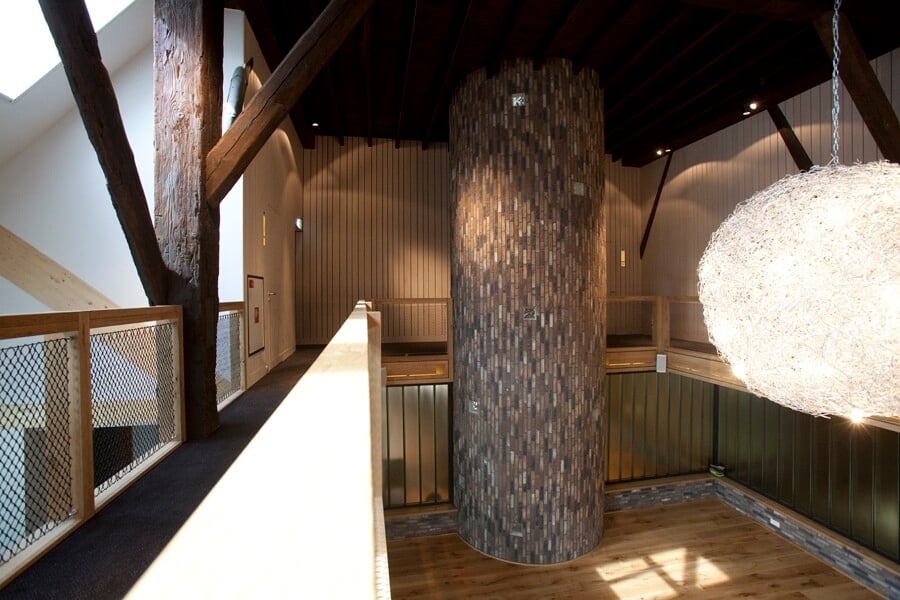 balustrade-met-zicht-op-dansvloer