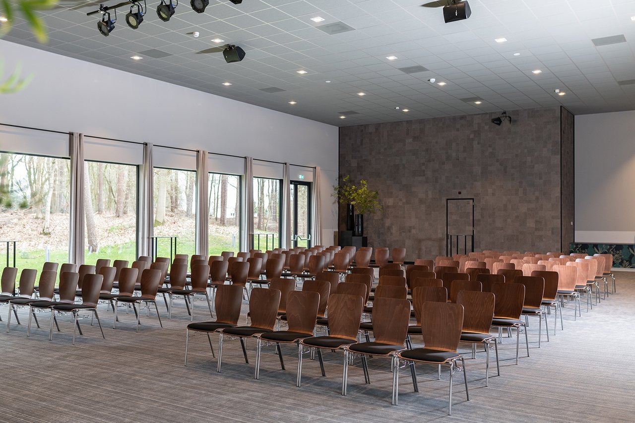 Zaal air.jpg