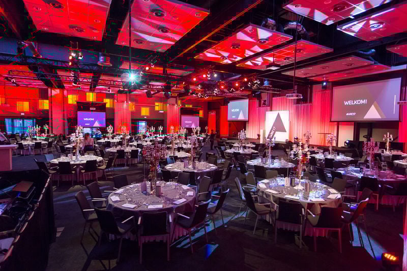 Grote zaal diner (1)-small.jpg