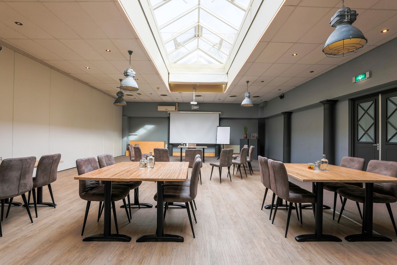 Reiskoffer-Interieur-Zalen-Francis-Drake-35