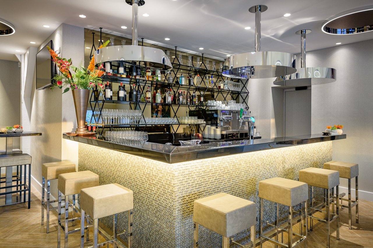 Green Village I bar.jpg