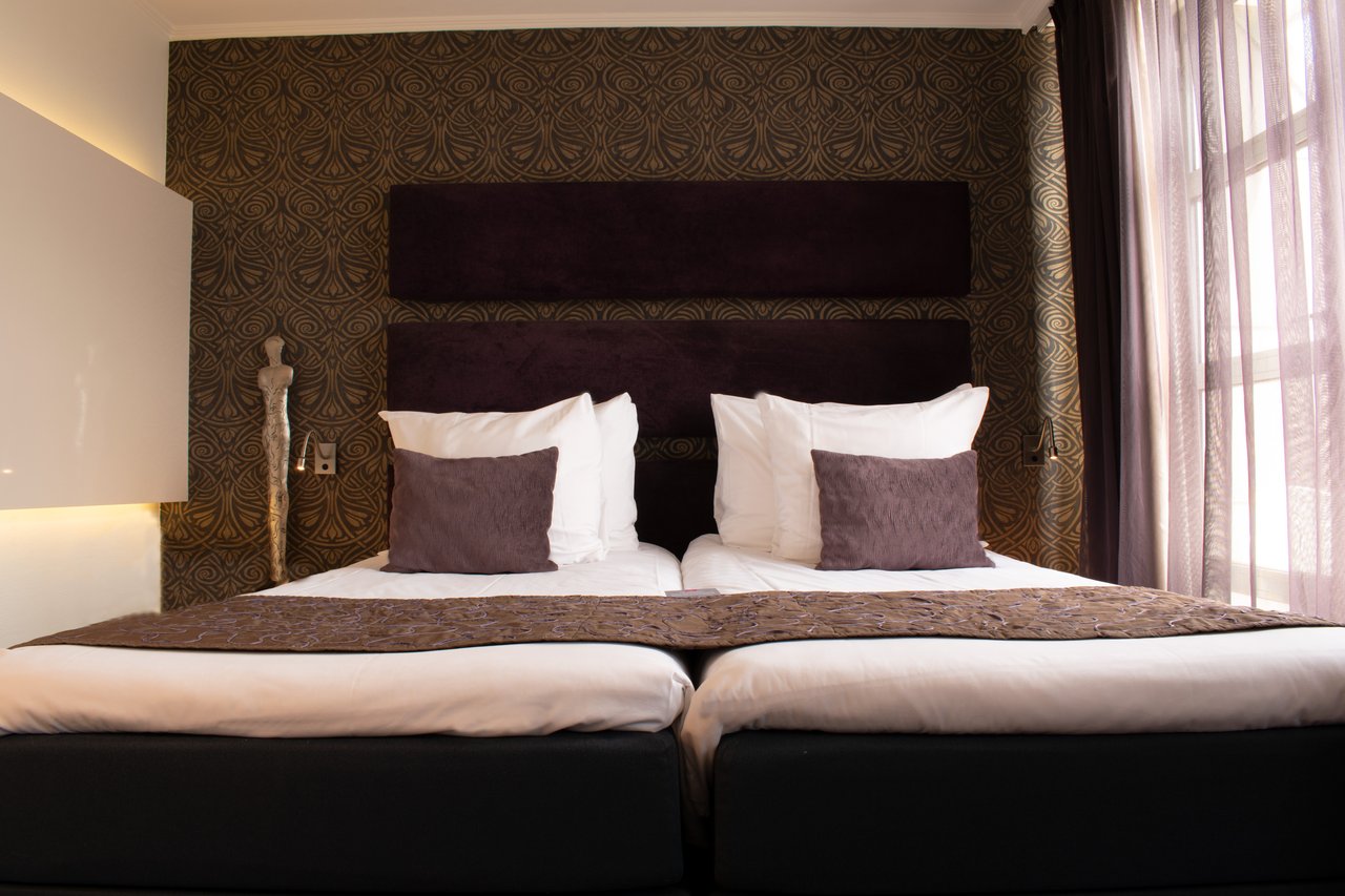 Superb City Room