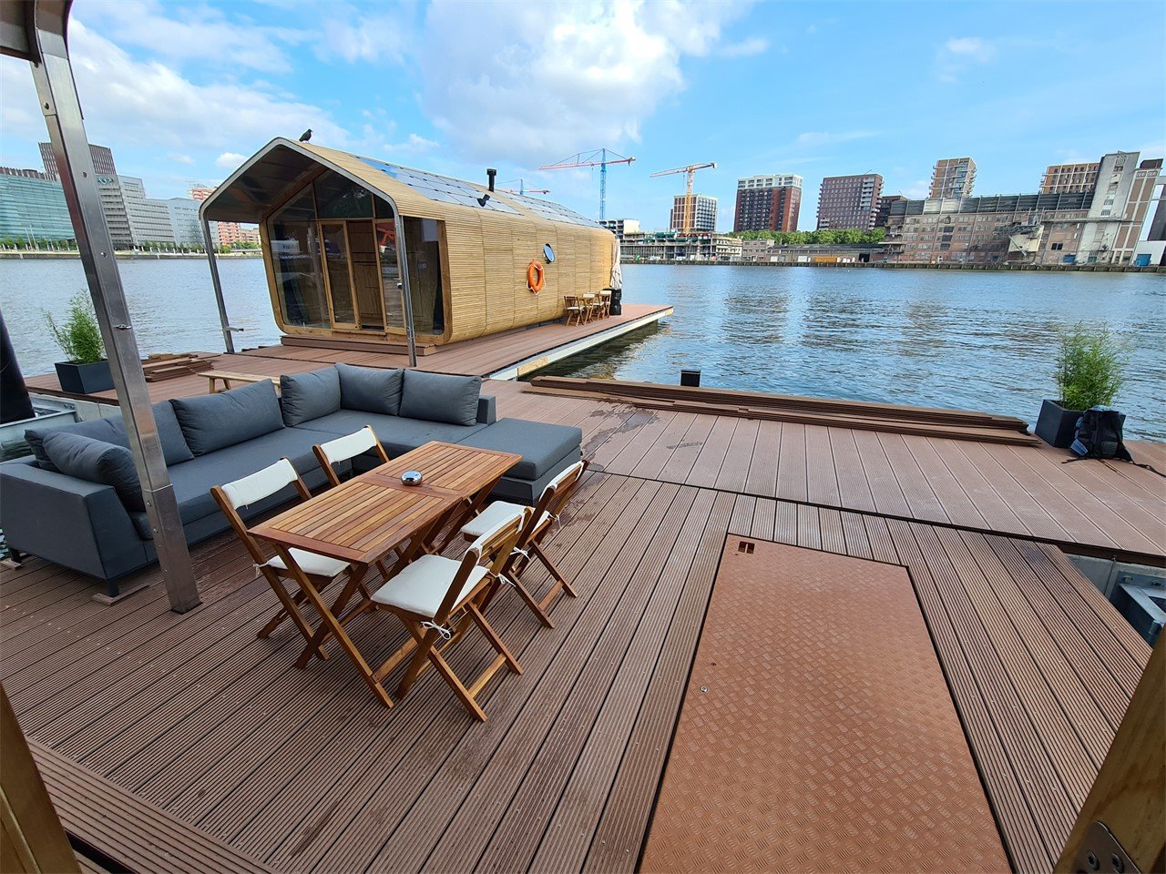 Wikkelboats Rijnhaven Terras