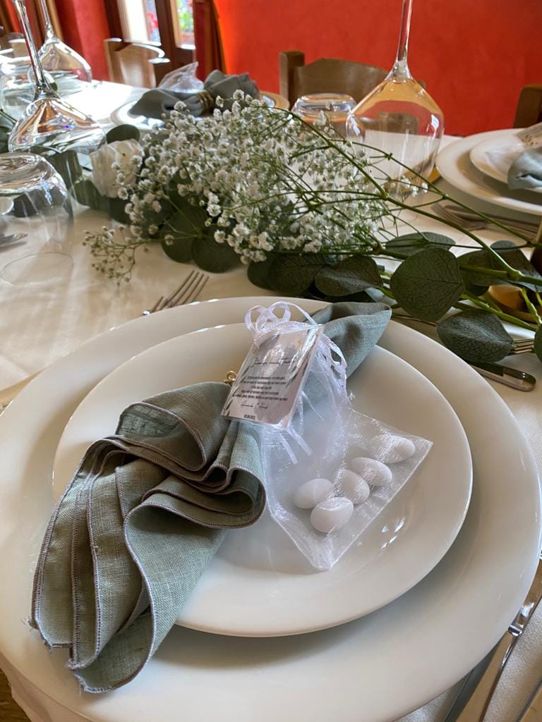 Opmaak van de tafels voor het diner