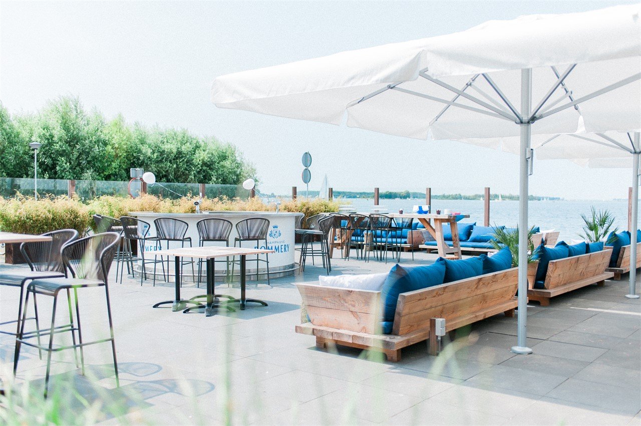 Terras Het Veerse Meer  (1)