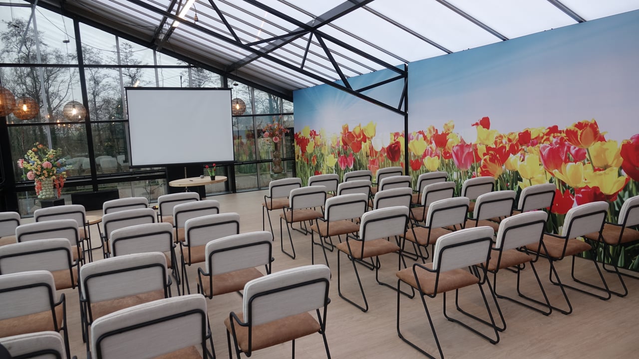 Tulip Lounge (4)
