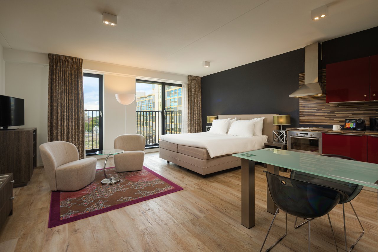 Studio (65m2)