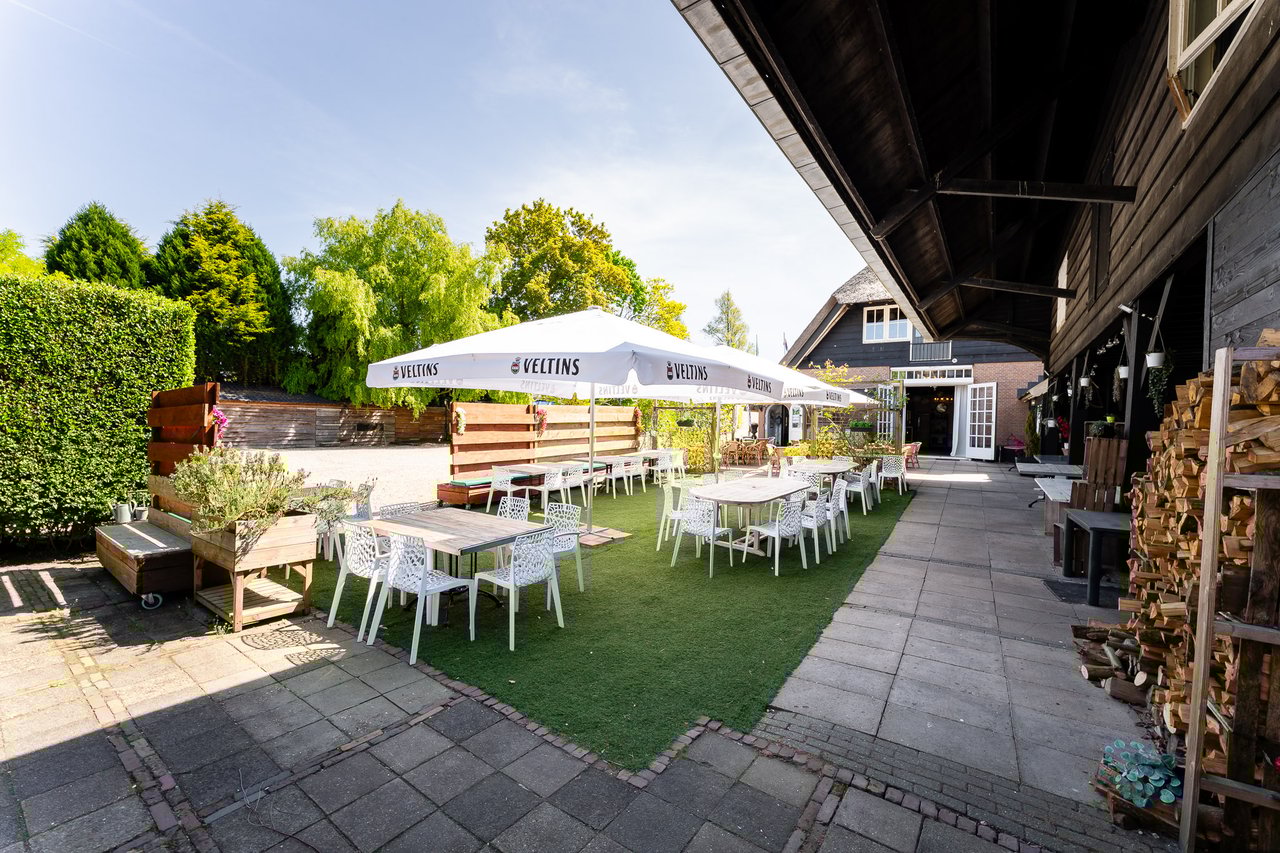 Terras passanten 