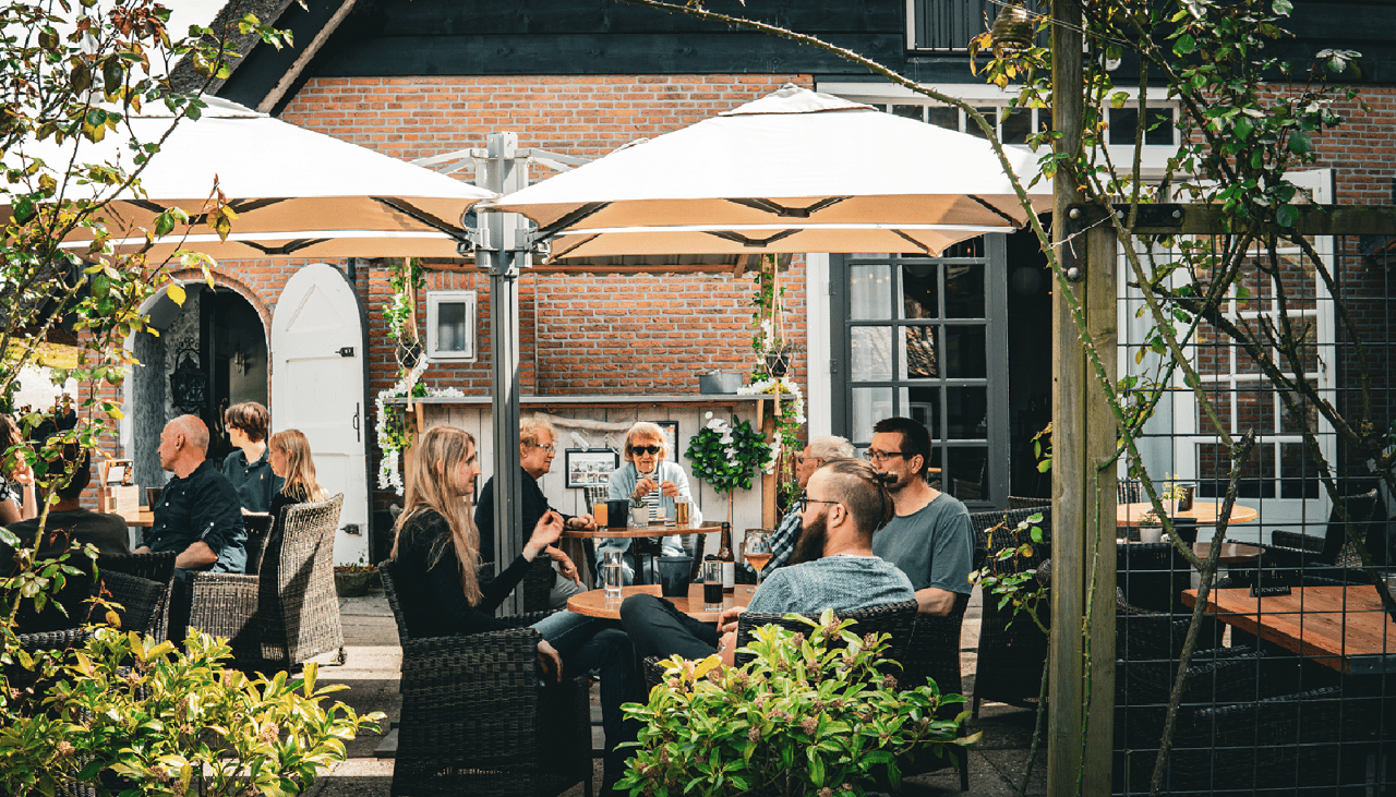 Terras passanten 