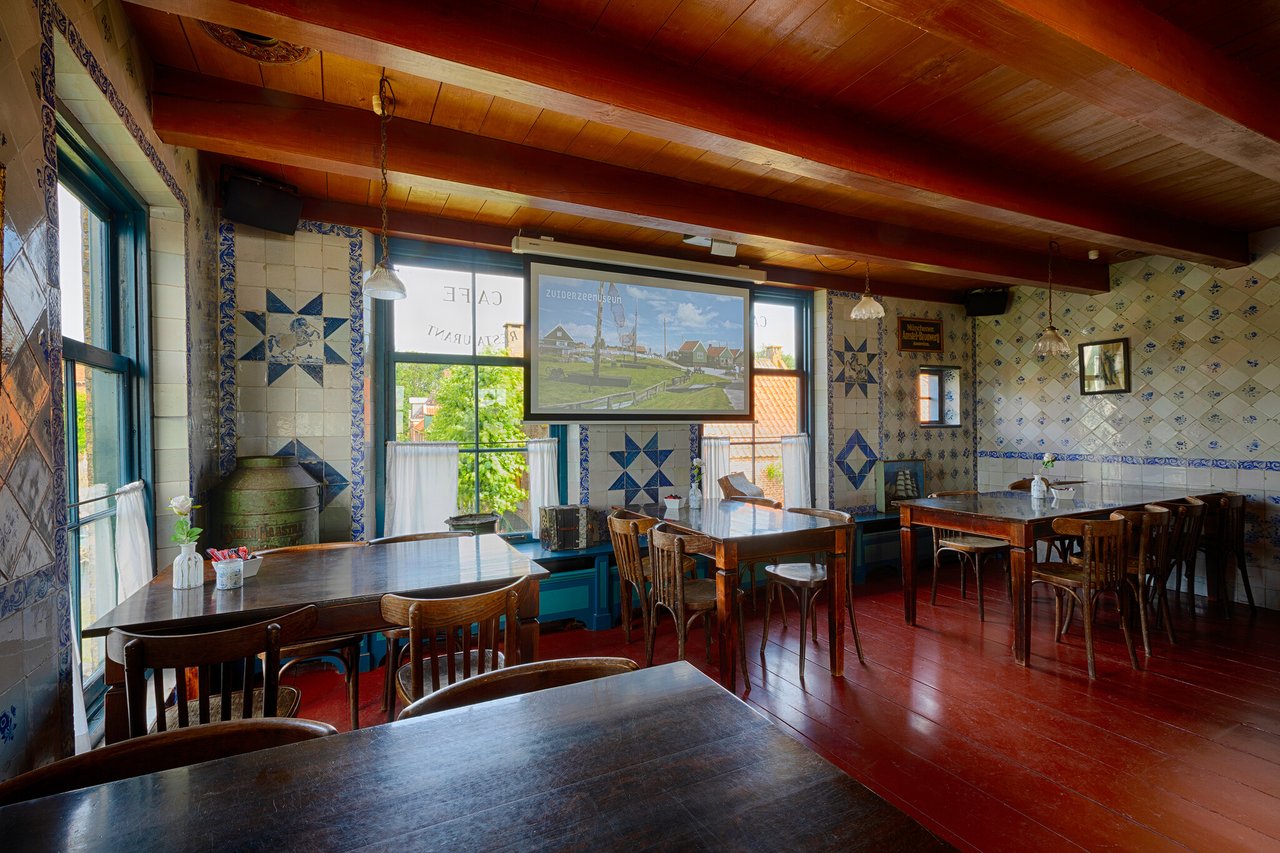 HDR--interieur-Hindeloopen-1-s