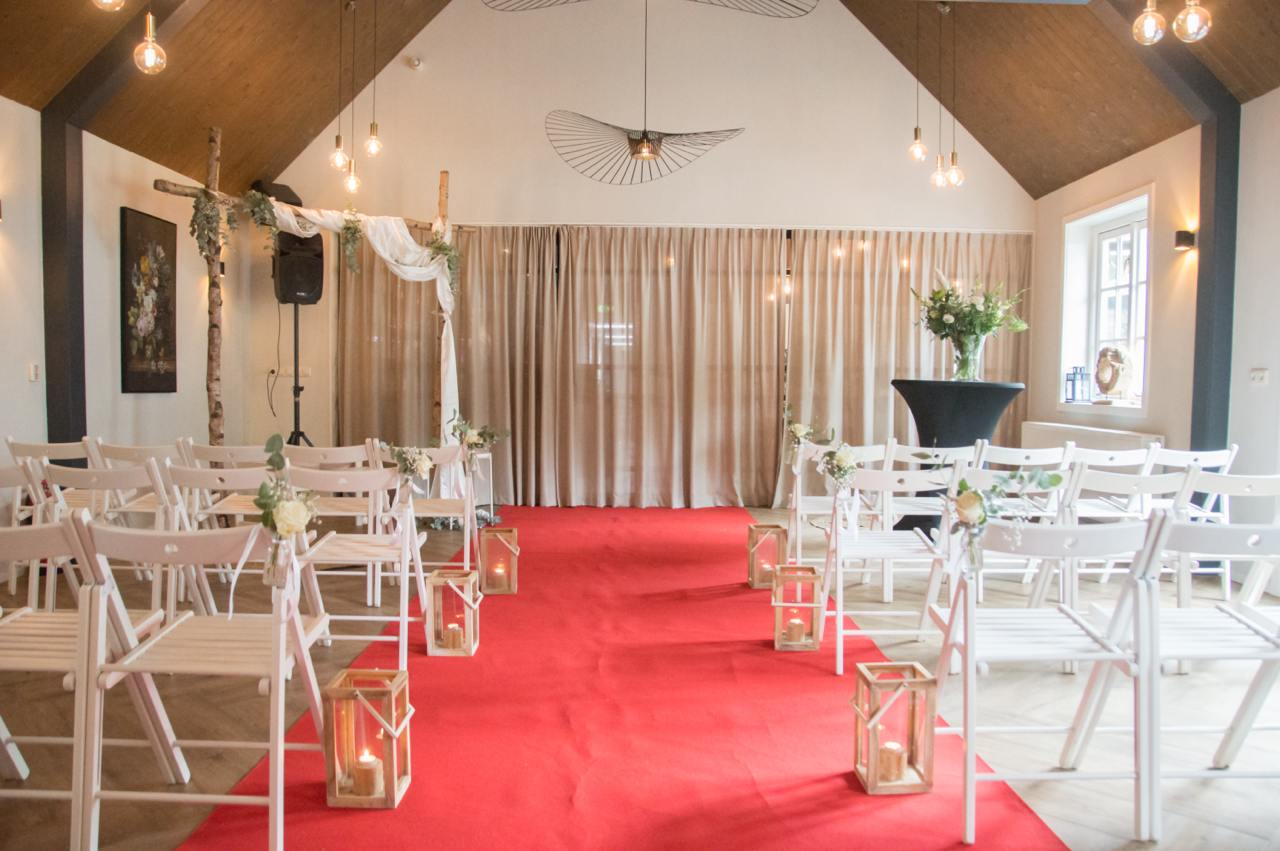 Decoratie voor ceremonie in de van Manderzaal