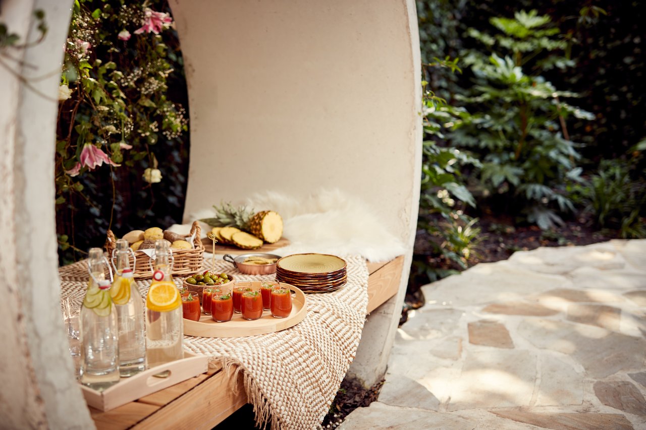 Meeting & Events breakout in garden