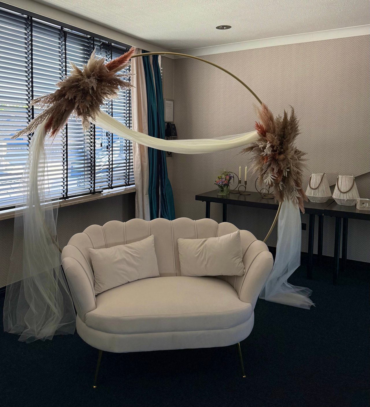 Ceremonie binnen nieuw 1.jpg