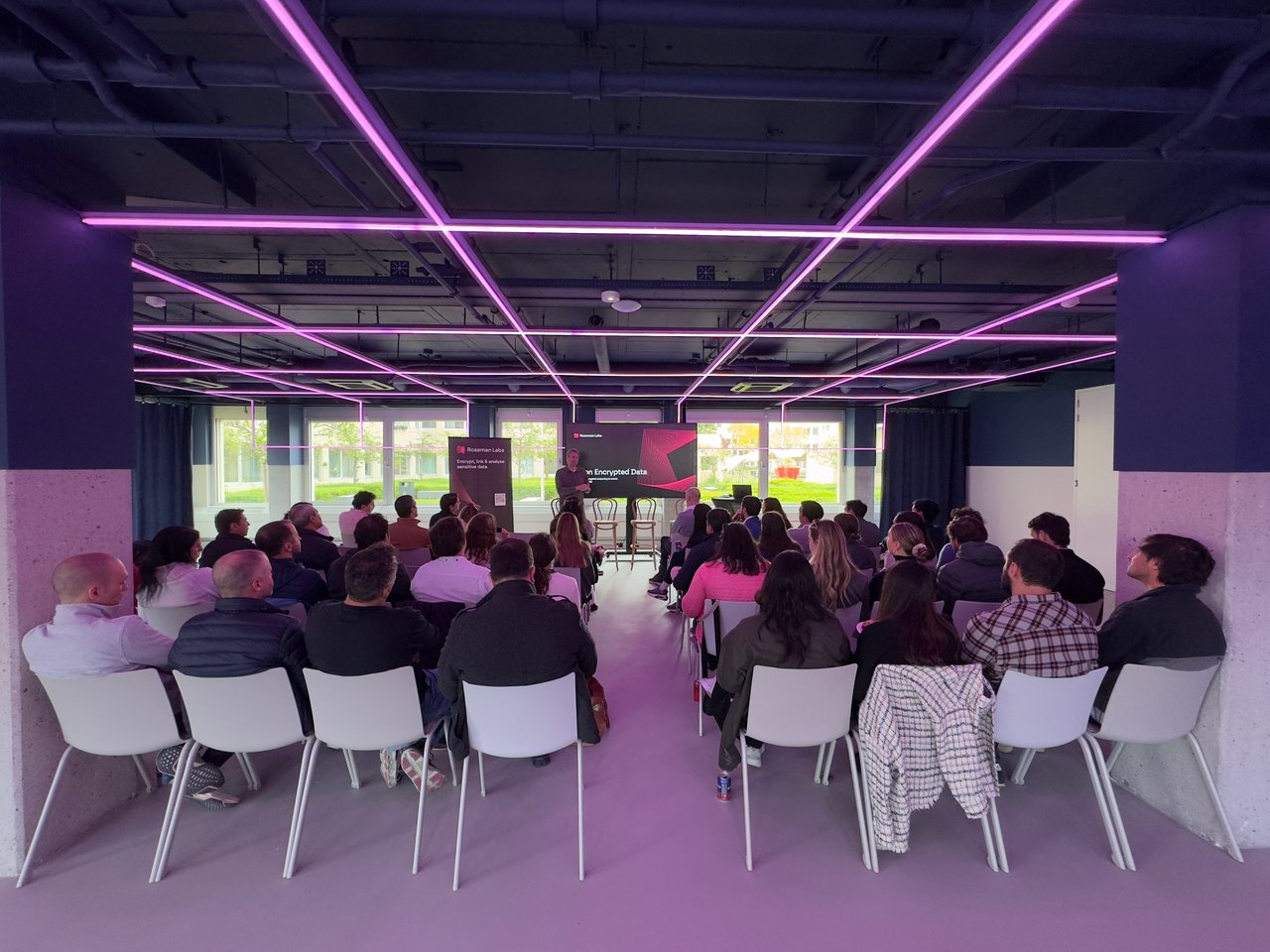 Eventspace Dotslash Utrecht Ledverlichting in kleur theater opstelling