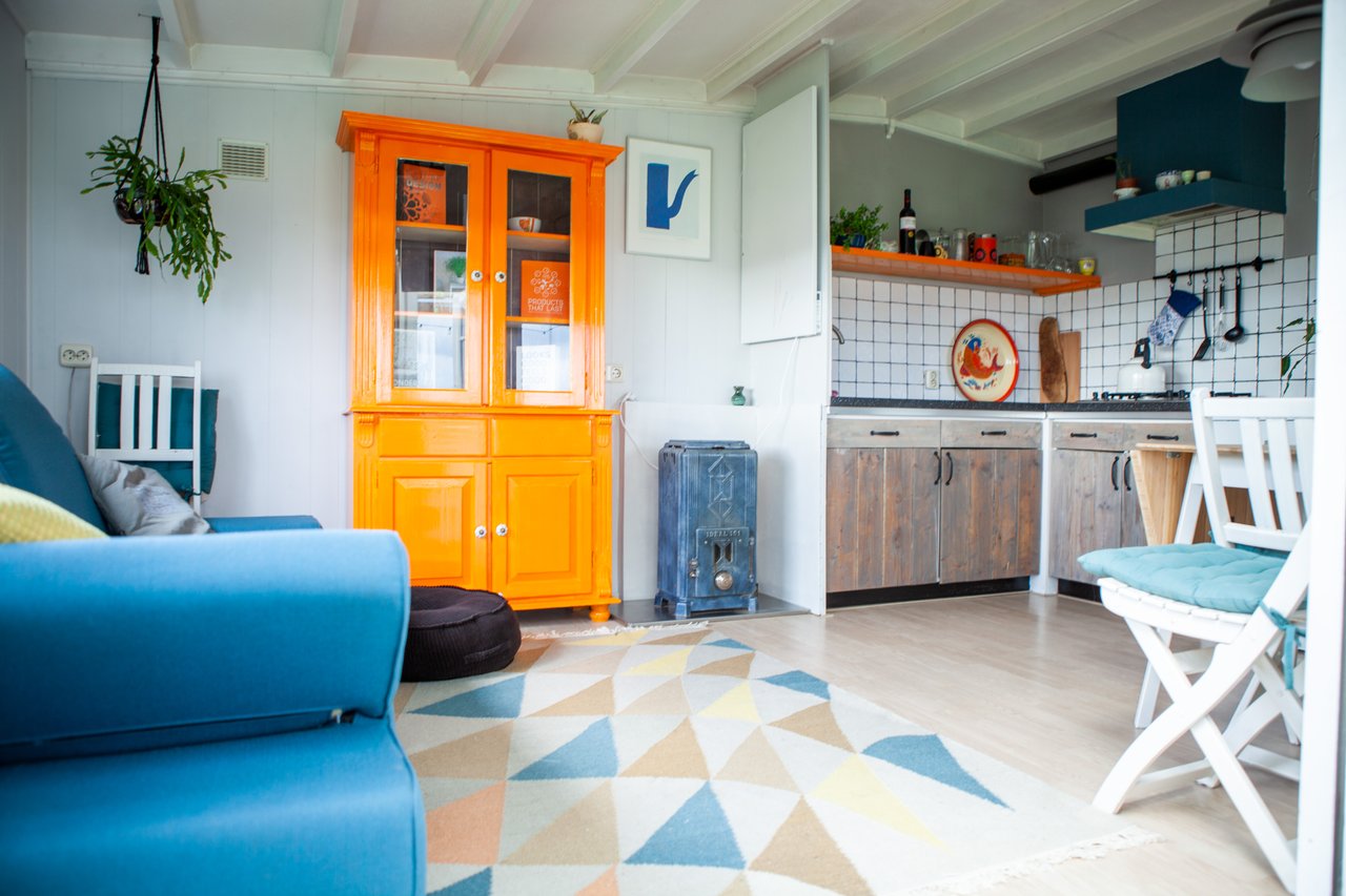 Woonkamer blauwe huisje