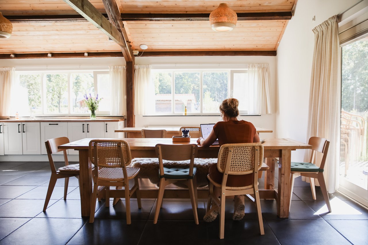 Werk- en vergaderruimte in de groepsaccommodatie