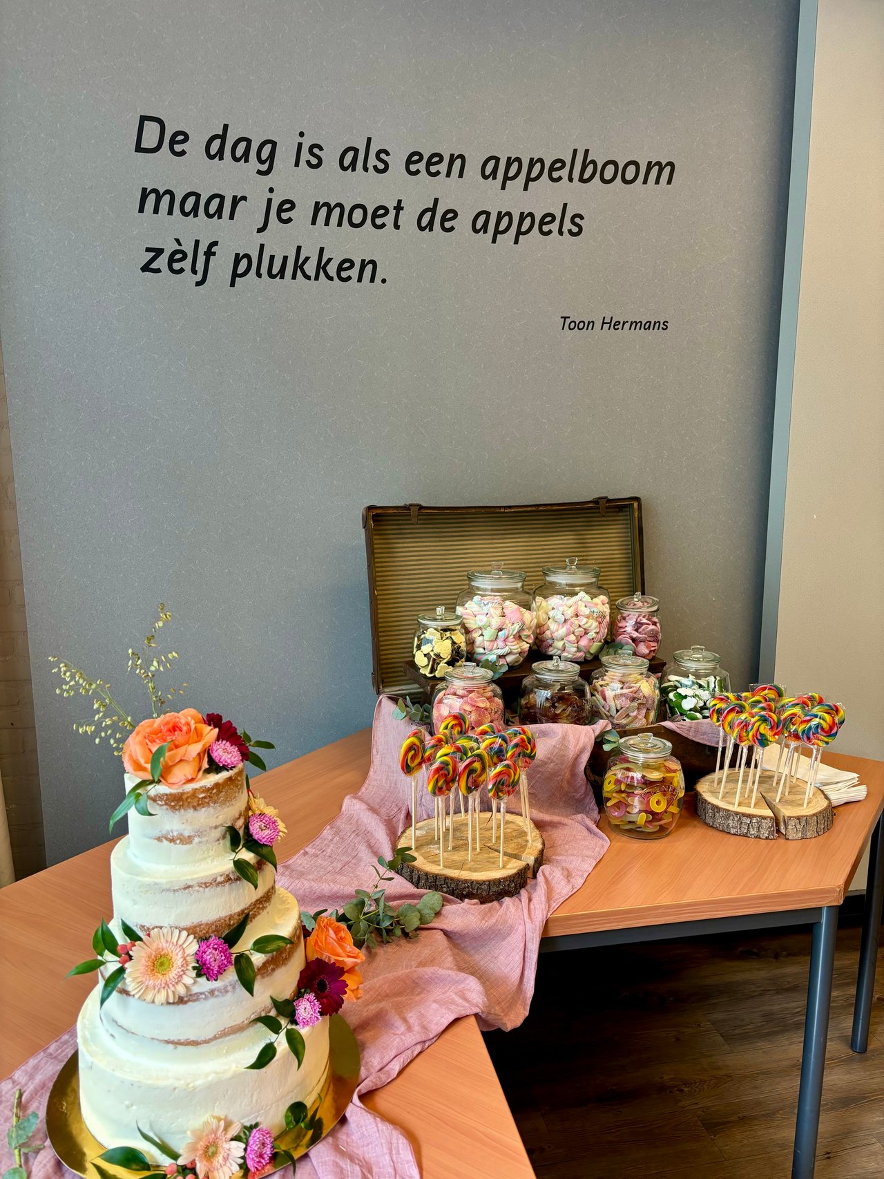 Bruidstaart in Hylkemazaal